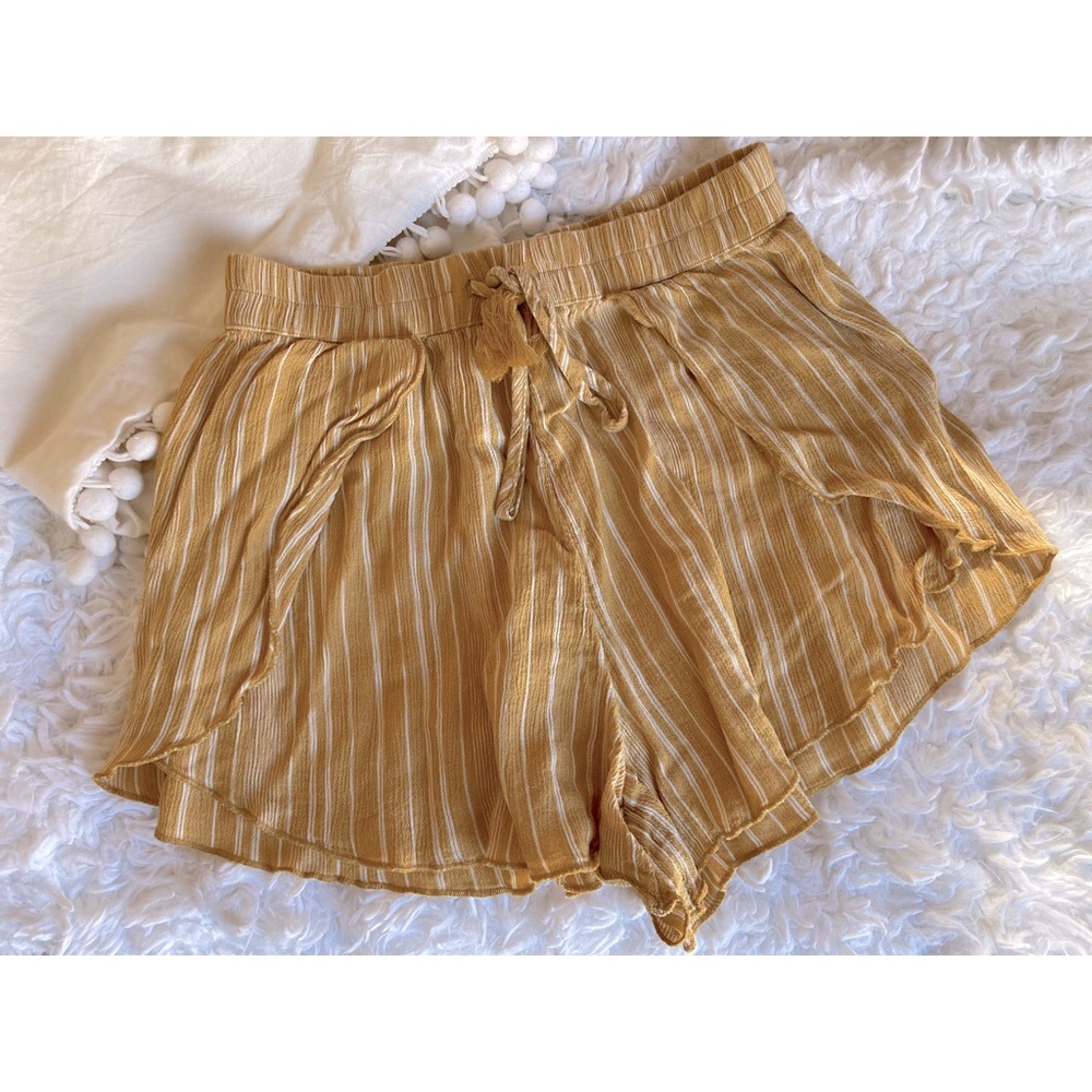 American Eagle Yellow Flowy Shorts
